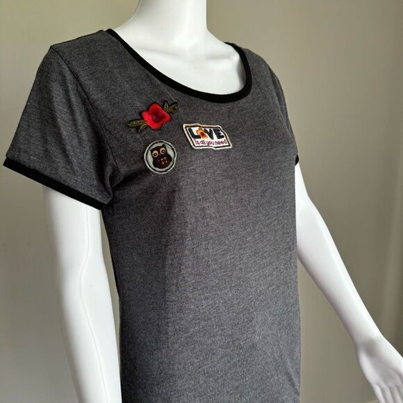 Y2K Love Is All You Need Embroidered Patches Ringer Tee - Picture 2 of 8